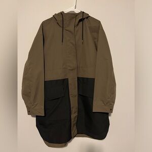 Everlane Renew Anorak Color-block Black/Olive XL